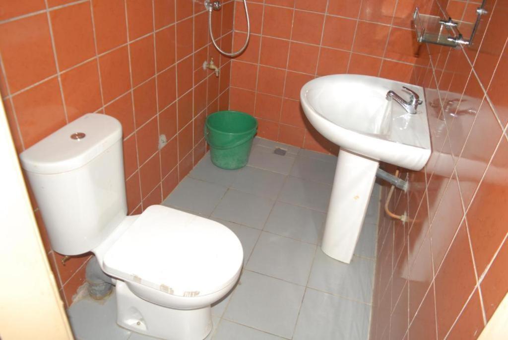 Benin Berge Hotel Cotonou Bagian luar foto